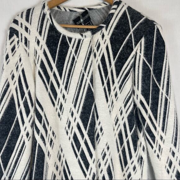 Frank Lyman Abstract Black White Cardigan Sweater Size 10 - Picture 3 of 7